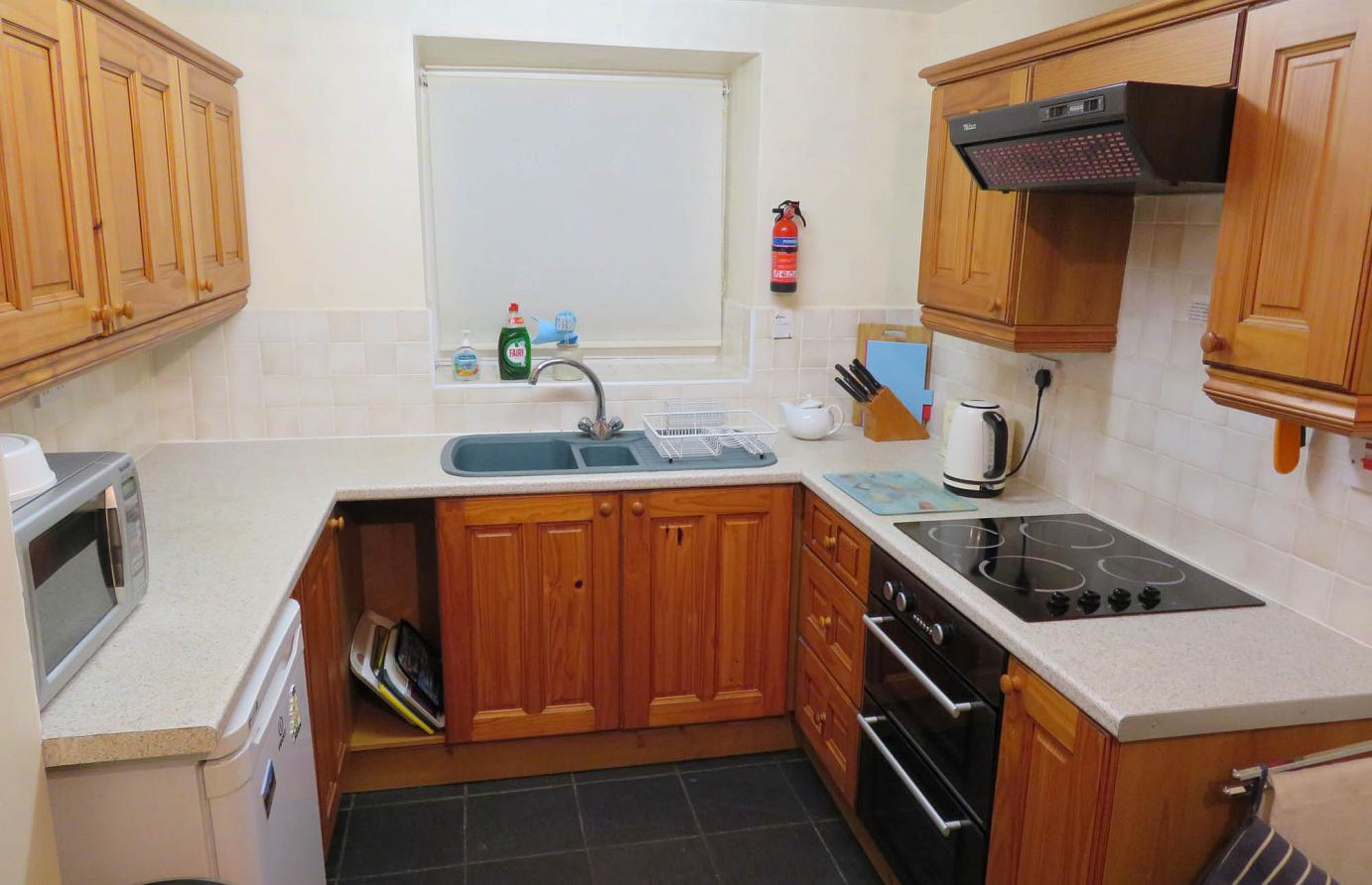Caernarfon cottage kitchen #3